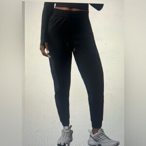 Athleta Trekkie Relaxed  Mid Rise Joggers Womens Size LP Black NWT